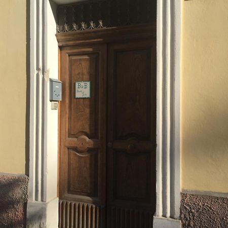 Ferienwohnung Fronte Al Porto Salerno Exterior foto