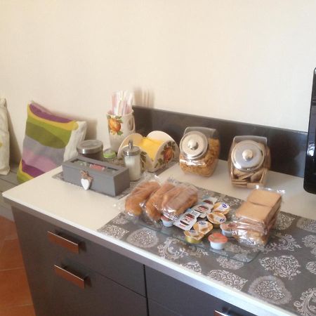 Ferienwohnung Fronte Al Porto Salerno Exterior foto