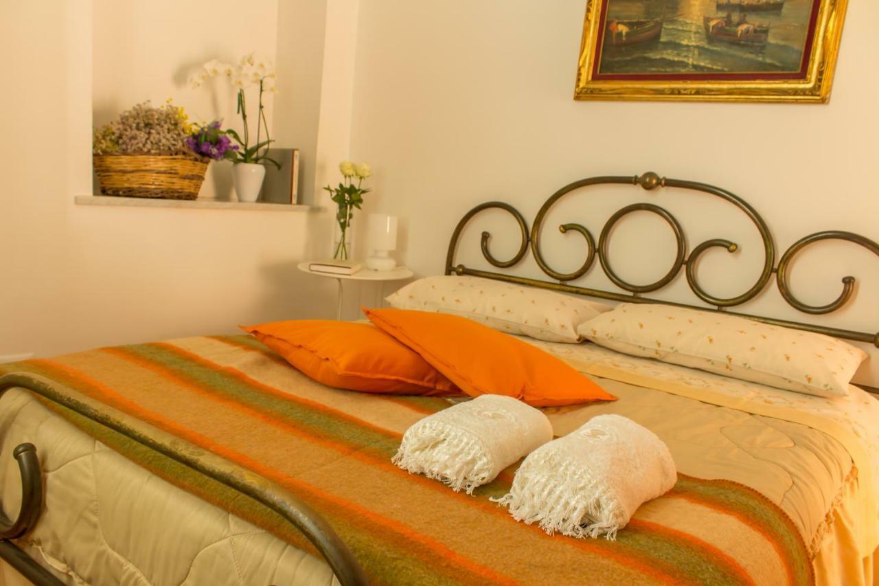 Ferienwohnung Fronte Al Porto Salerno Exterior foto