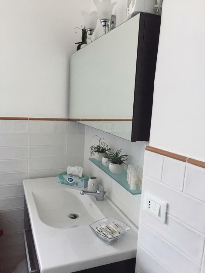 Ferienwohnung Fronte Al Porto Salerno Exterior foto
