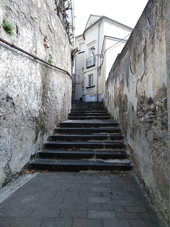 Ferienwohnung Fronte Al Porto Salerno Exterior foto