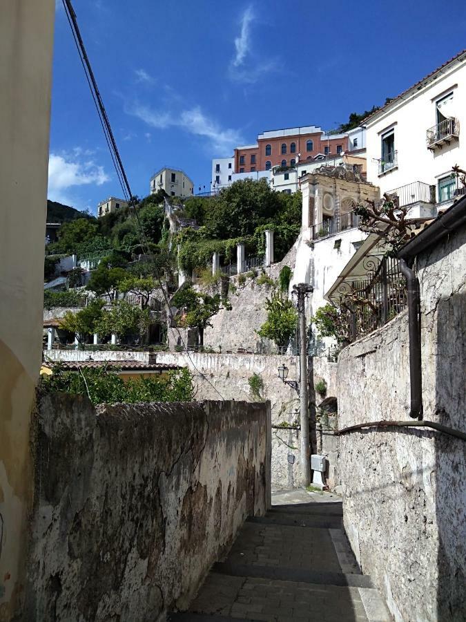 Ferienwohnung Fronte Al Porto Salerno Exterior foto