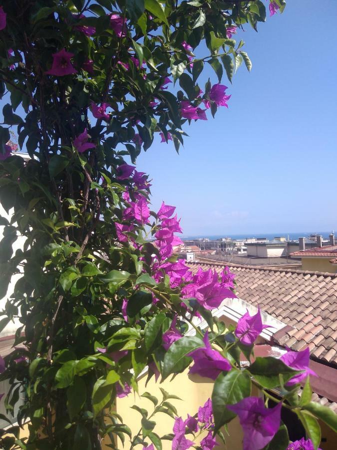 Ferienwohnung Fronte Al Porto Salerno Exterior foto
