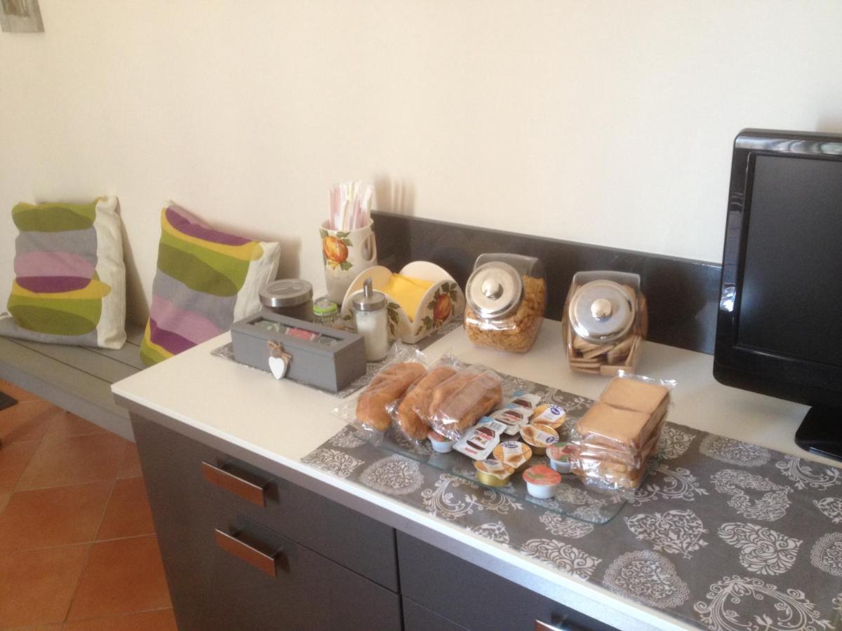Ferienwohnung Fronte Al Porto Salerno Exterior foto
