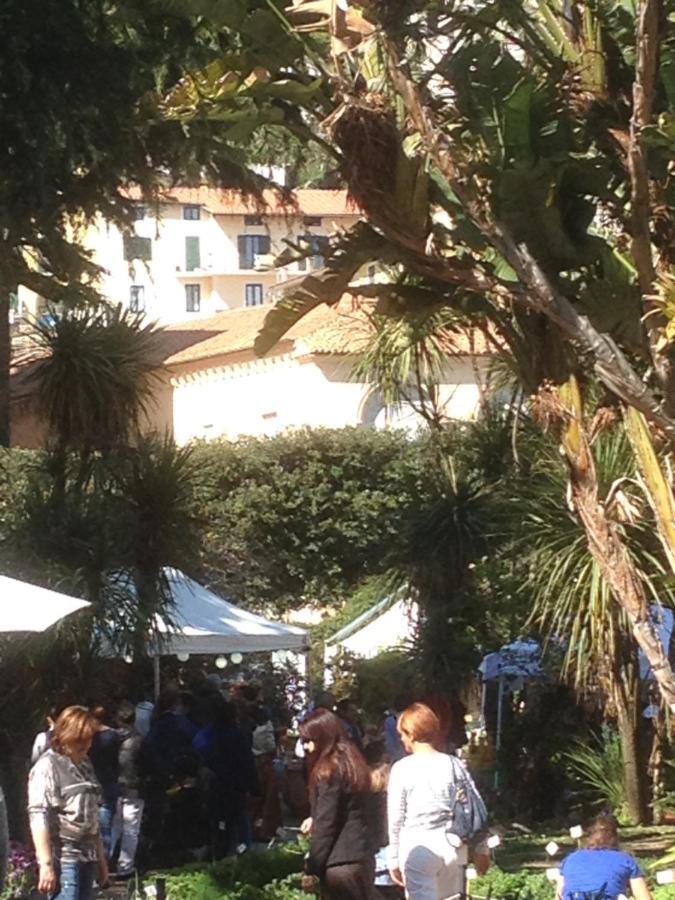 Ferienwohnung Fronte Al Porto Salerno Exterior foto